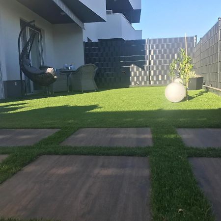 Hedonist-Luxury 2 Bedroom Apartment With Private Hot Tub, Garden And Free Parking Trogir Exterior foto