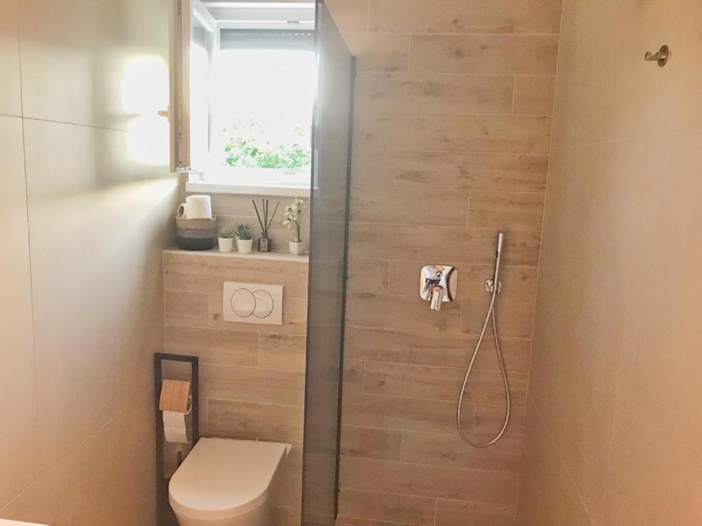 Hedonist-Luxury 2 Bedroom Apartment With Private Hot Tub, Garden And Free Parking Trogir Exterior foto