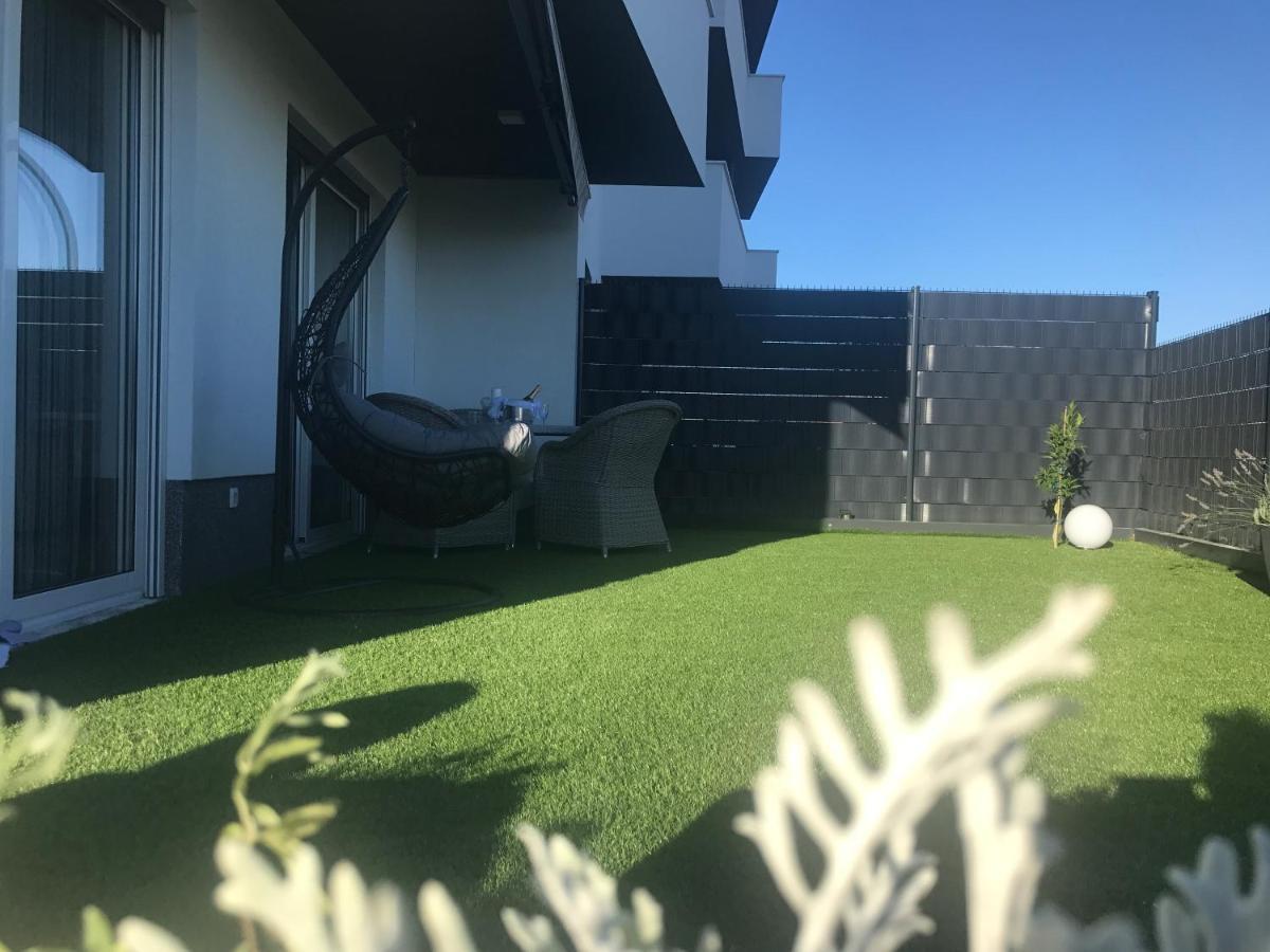 Hedonist-Luxury 2 Bedroom Apartment With Private Hot Tub, Garden And Free Parking Trogir Exterior foto